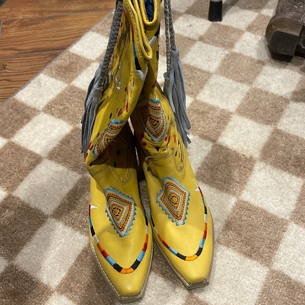 Dingo Boots